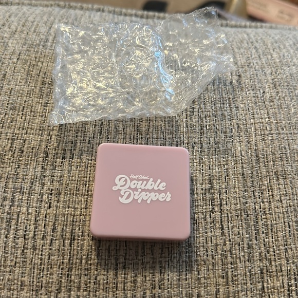 HALF CAKED
Double Dipper Highlighter - Picture 4 of 9